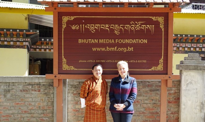 F.l.t.r.: Dawa Penjor (Bhutan Media Foundation) and Martine Bouman (Center for Media & Health)